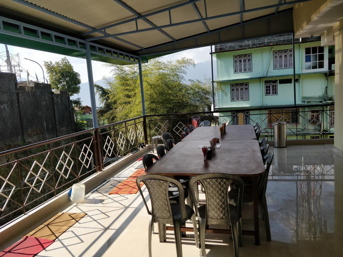 Hotel Pine Leaf Gangtok Ngoại thất bức ảnh