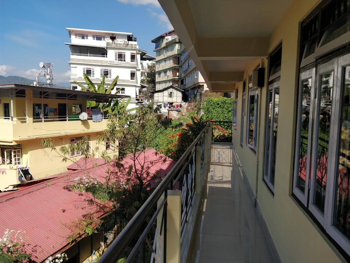 Hotel Pine Leaf Gangtok Ngoại thất bức ảnh